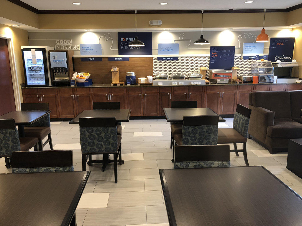 瑟克尔维尔智选假日套房酒店 Circleville 外观 照片